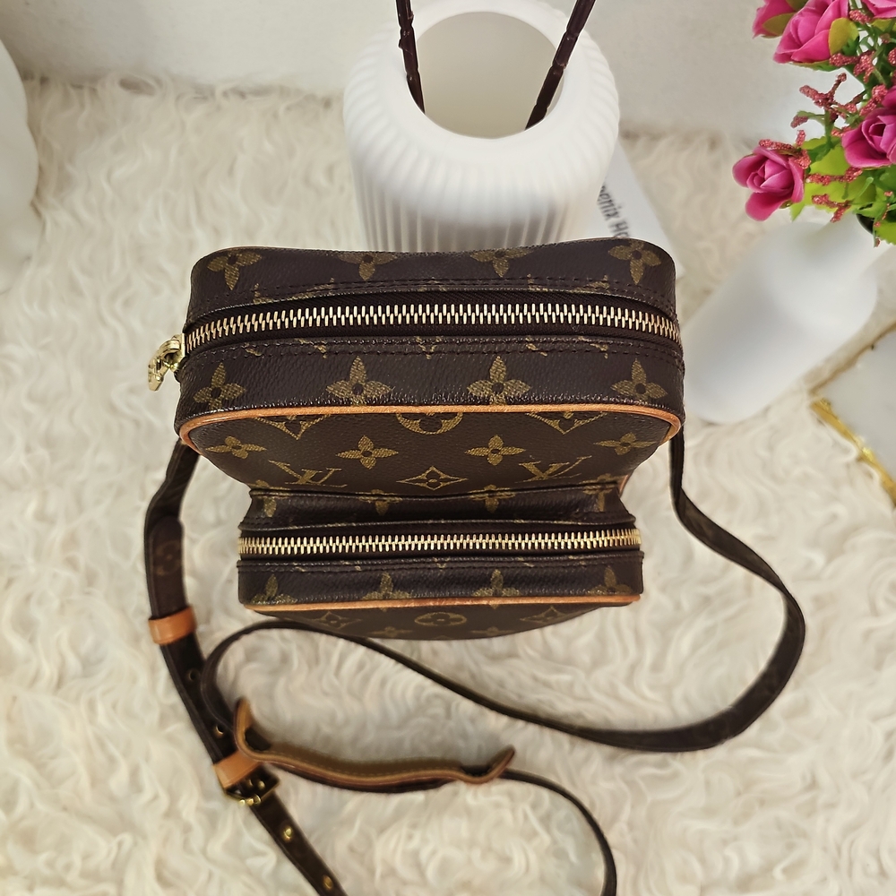 Louis Vuitton Monogram Brown and Tan Crossbody Bag - Picture 9 of 16
